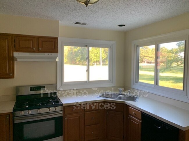 Building Photo - 5476 Club Head Rd