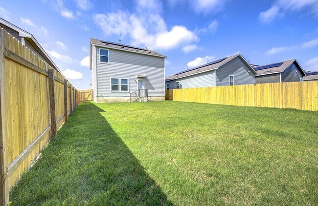 Building Photo - 2704 Shimsham Dr