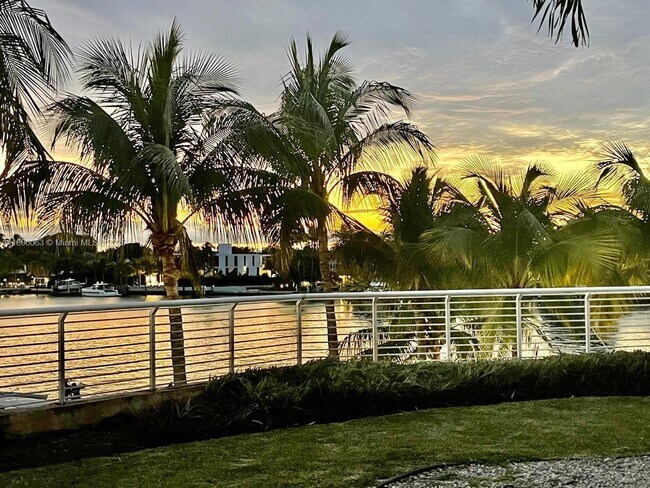 Building Photo - 6580 Indian Creek Dr