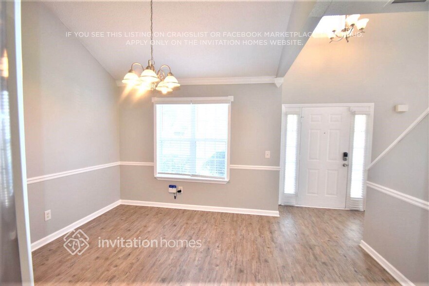 Building Photo - 2342 Glencairn Ln SW