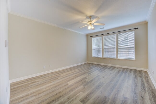 Building Photo - 2915 Monet Dr