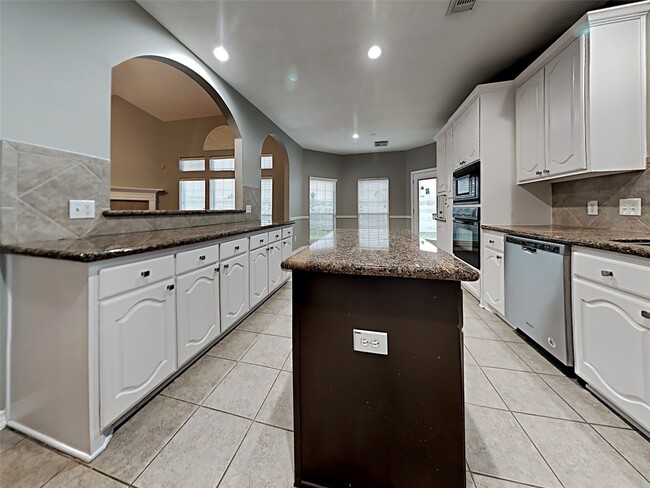 Building Photo - 16539 Mesa Point Dr