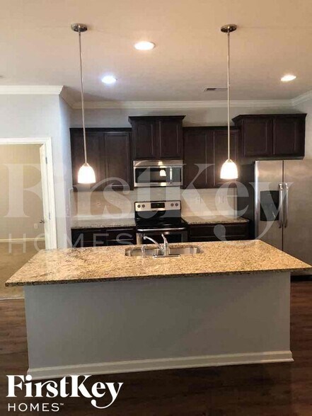 Building Photo - 5037 Bella Ct