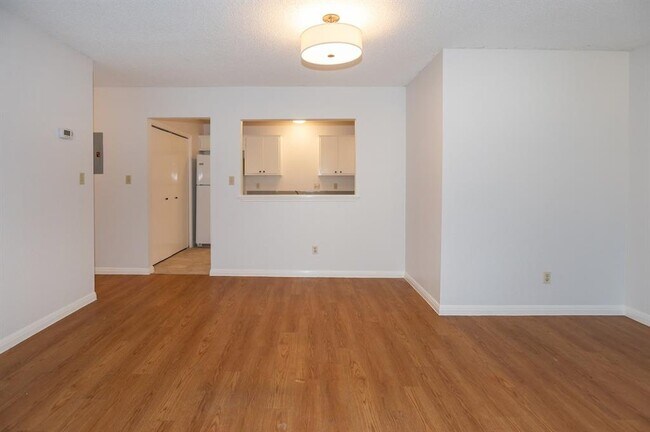 Building Photo - 608 Old Manchaca Rd