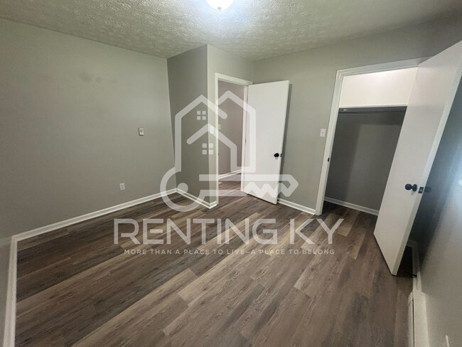 Building Photo - 210-212 Thacker
