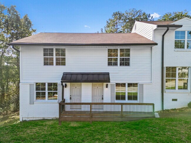 Building Photo - 400 Gallery Ln