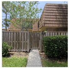 Building Photo - Functional & Charming – 2?Bedroom Townhome with Private Patio