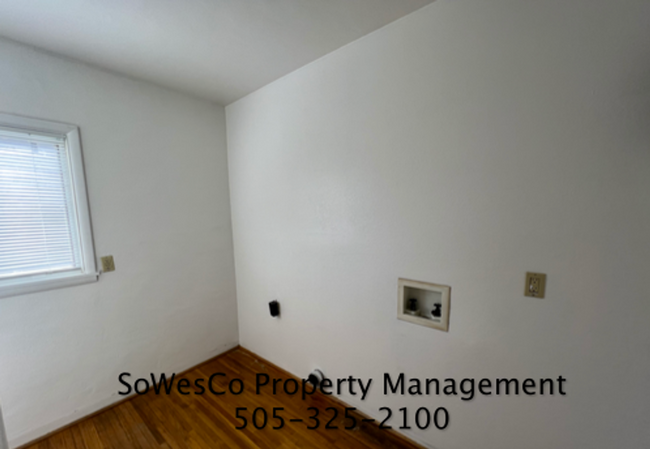 Building Photo - Beautiful Spacious Home with Large Yard & ...