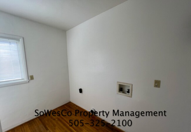 Building Photo - Beautiful Spacious Home with Large Yard & RV Parking