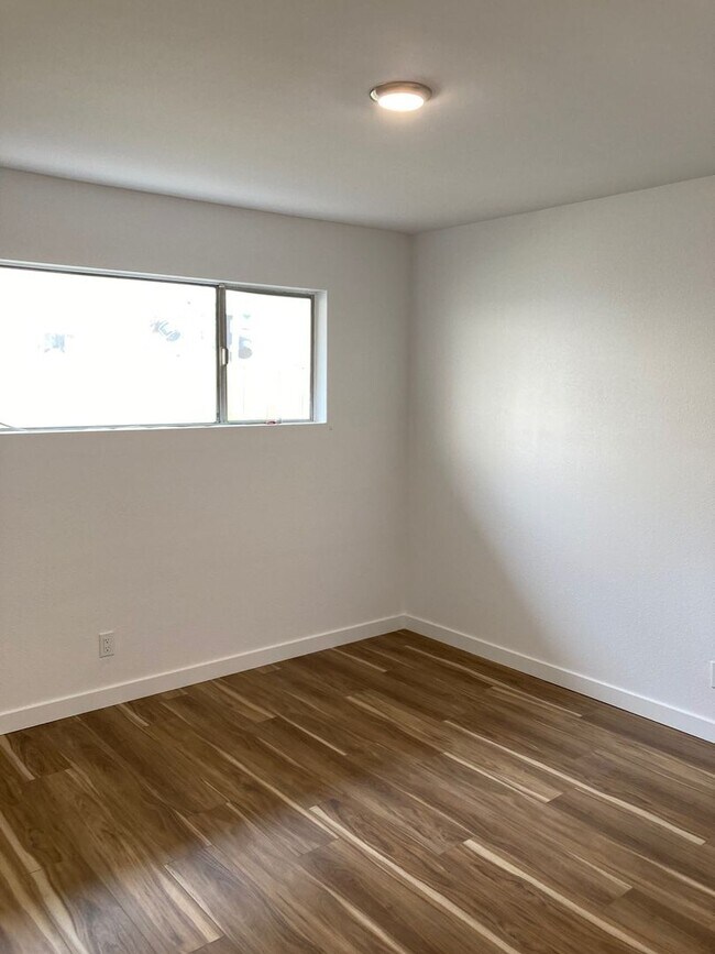 Building Photo - 3811 Green Ave