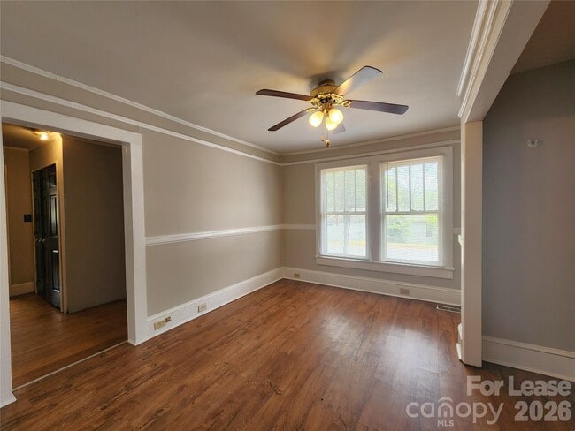 Building Photo - 1507 Ln St