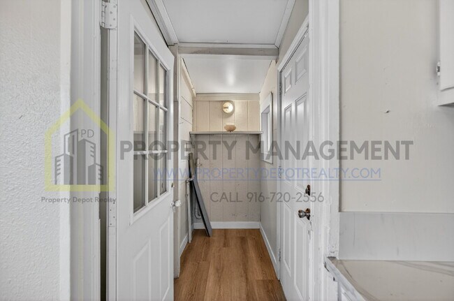 Building Photo - 302 Chennault Ct