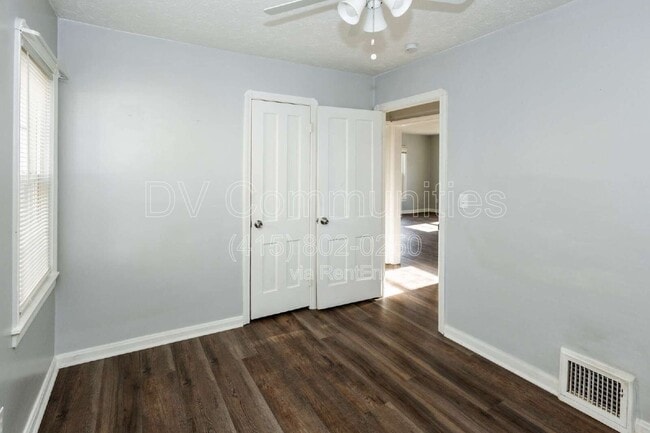 Building Photo - 492 E 327th St