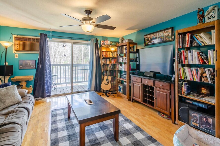 Building Photo - 5 Timberwood Dr