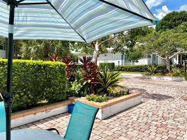 Building Photo - 2271 NE 68th St