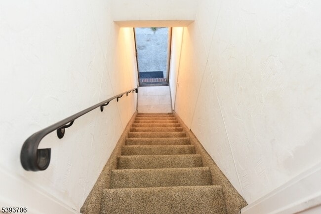 Building Photo - 105 Parkway