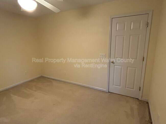 Building Photo - 106 Oak Spring Ct