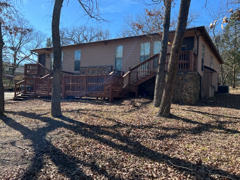 Primary Photo - 1217 Oak Dr