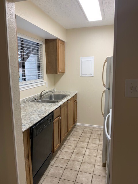 Building Photo - 7122 Premont Dr