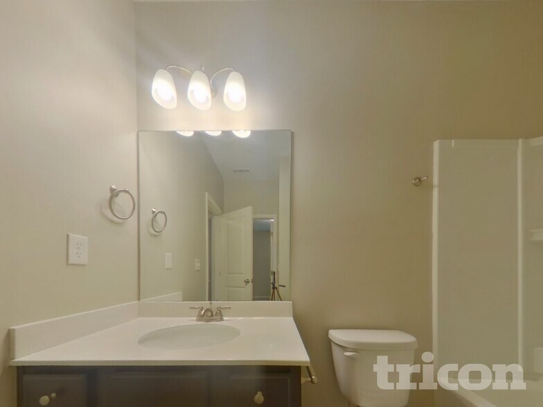 Building Photo - 218 Evergreen Way