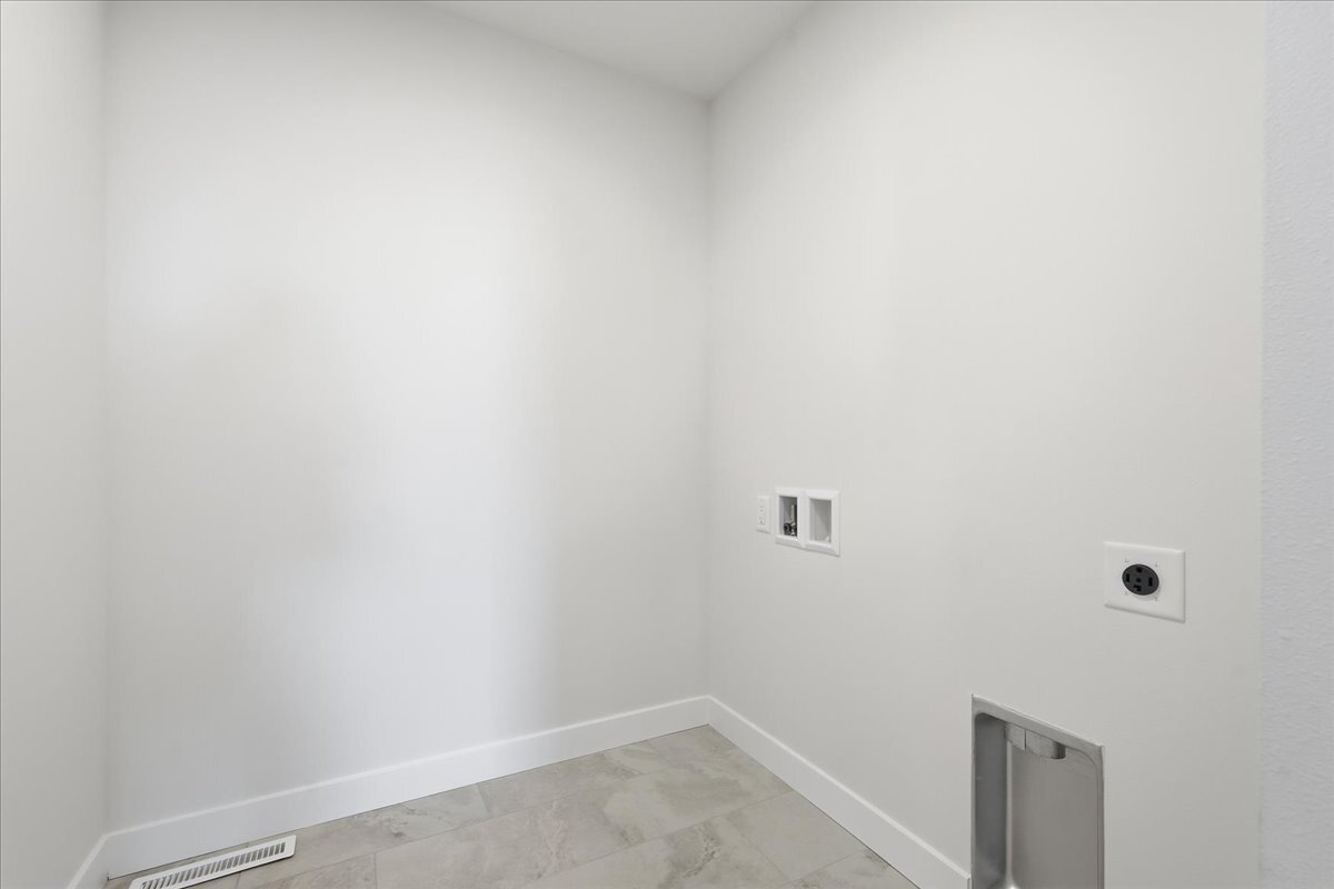 Building Photo - 290 Santa Maria Dr