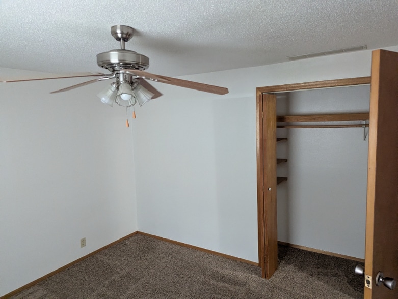 Building Photo - 426 Maple St