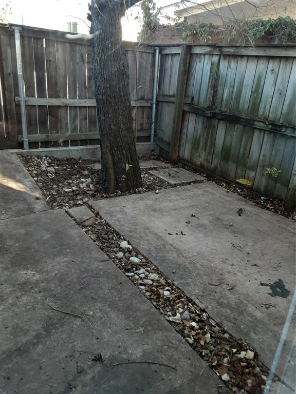 Building Photo - 3206 Mossrock Dr