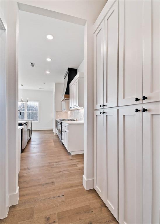 Building Photo - 20 S Kirby Dr