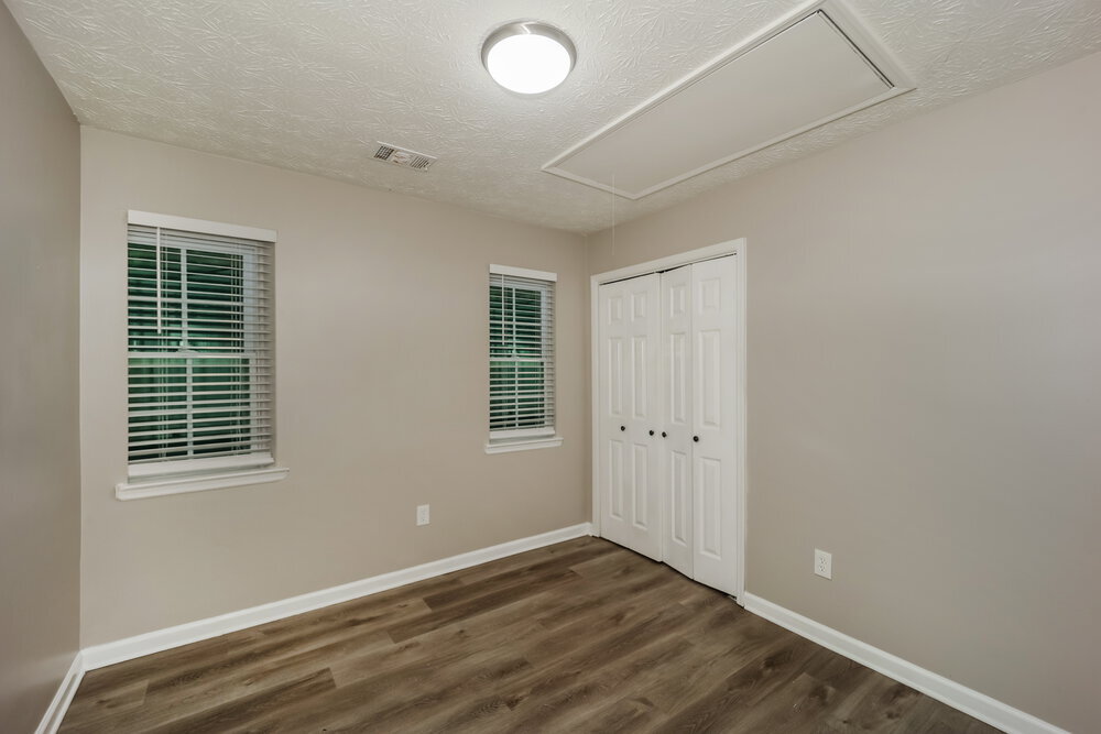 Building Photo - 540 Hillsdale Dr