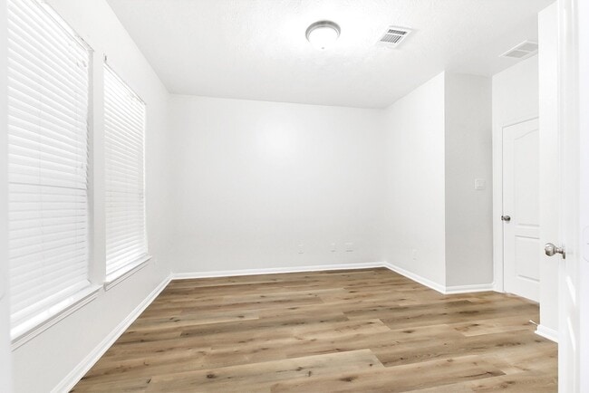 Building Photo - 21823 Mystic Point Ct