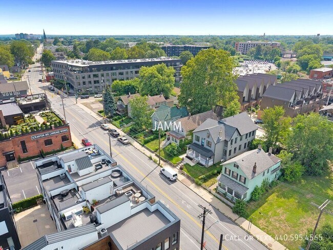 Building Photo - 2322 Scranton Rd