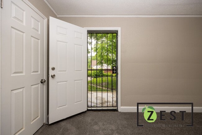 Building Photo - MOVE IN READY! OPEN HOUSE THURSDAY JUNE 26...