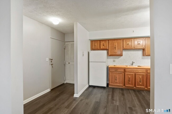 Building Photo - 65 California St