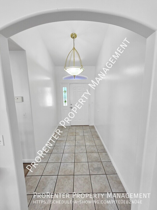 Building Photo - 2274 N 10 W