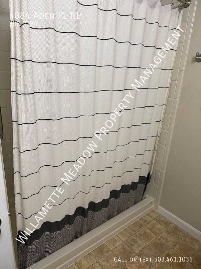 Building Photo - 4084 Aden Pl NE