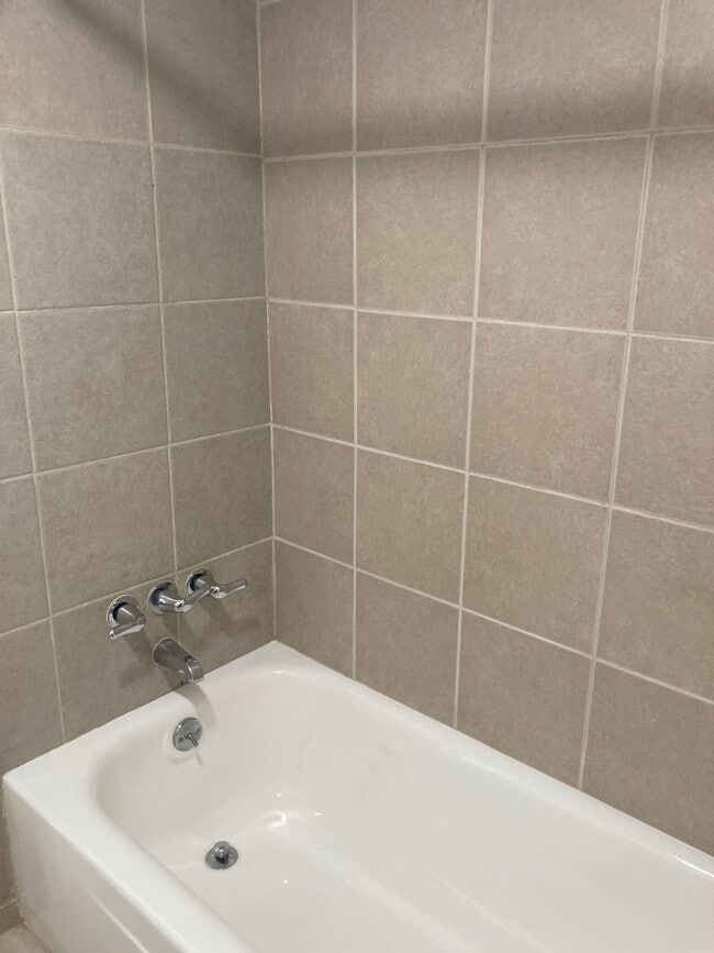 Building Photo - Beautiful New Apartment with ALL Utilities Included!