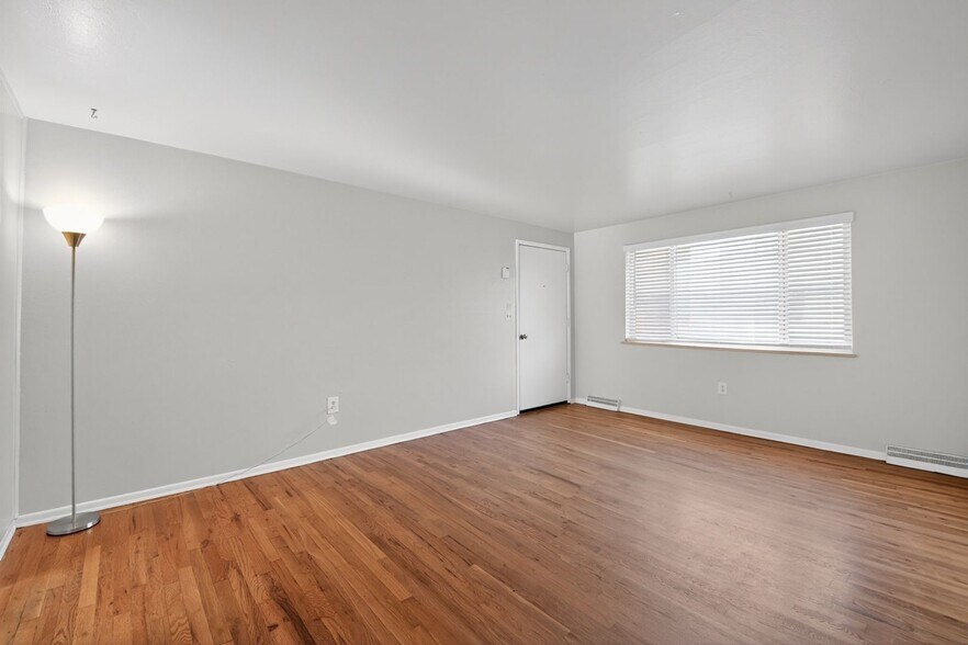 Building Photo - 6014 S Prince St