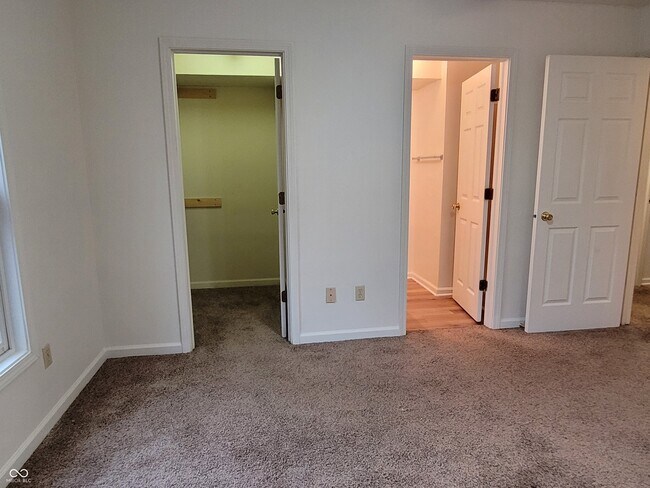 Building Photo - 250 Locust Ln