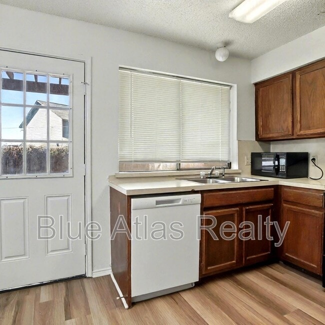 Building Photo - 205 Pate Orr Rd N