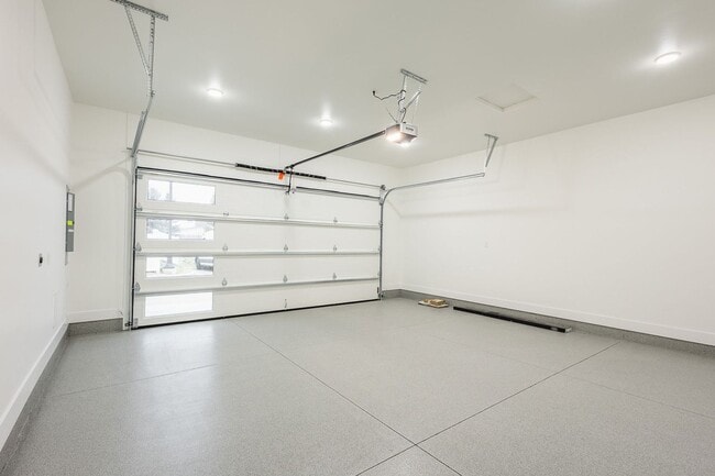 Building Photo - Brand New Townhouse in Luxury Neighborhood