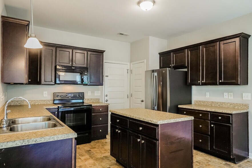 Building Photo - 1309 Braemar Highland Dr