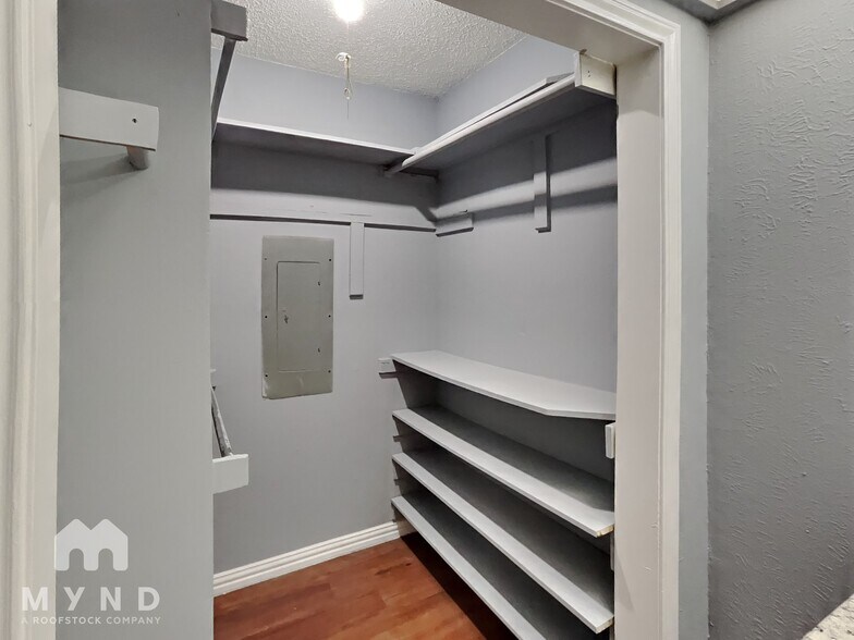 Building Photo - 11903 Garden Terrace Dr