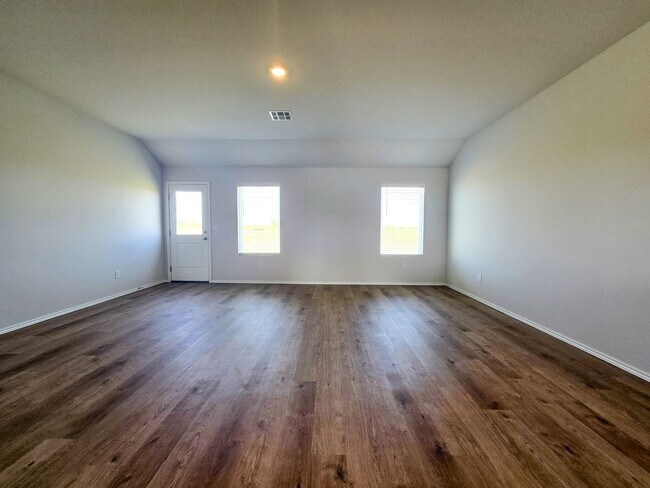 Building Photo - New Construction 3 bedroom Home in Shawnee
