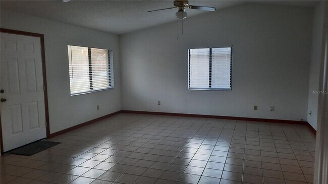 Building Photo - 62 Burbank Dr