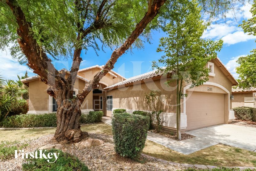 Building Photo - 10802 W Granada Rd