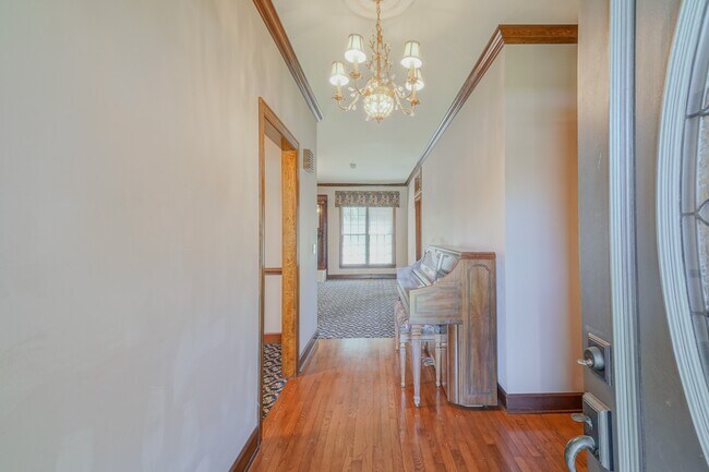 Building Photo - 107 Geers Ct