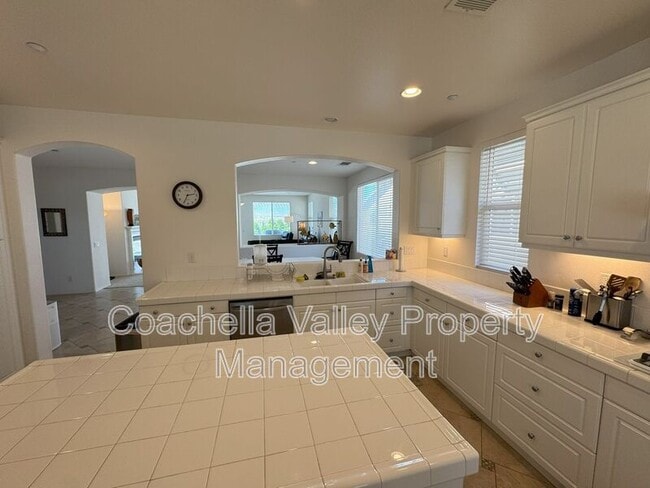 Building Photo - 1290 Esperanza Trail