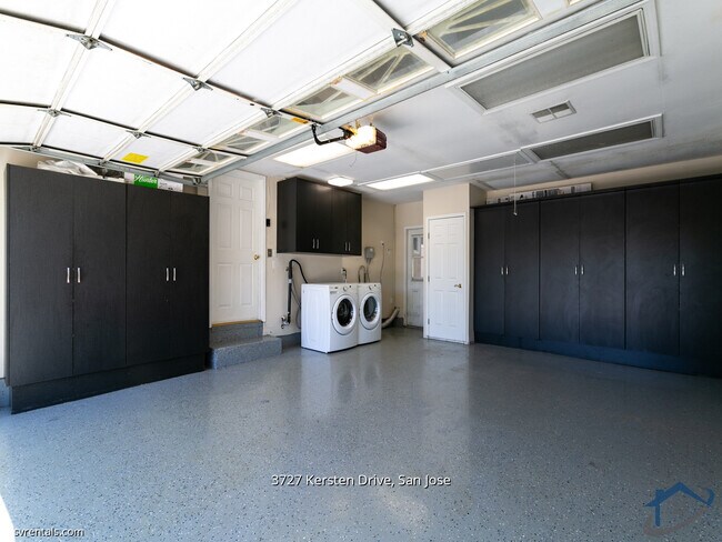 Building Photo - 3727 Kersten Dr