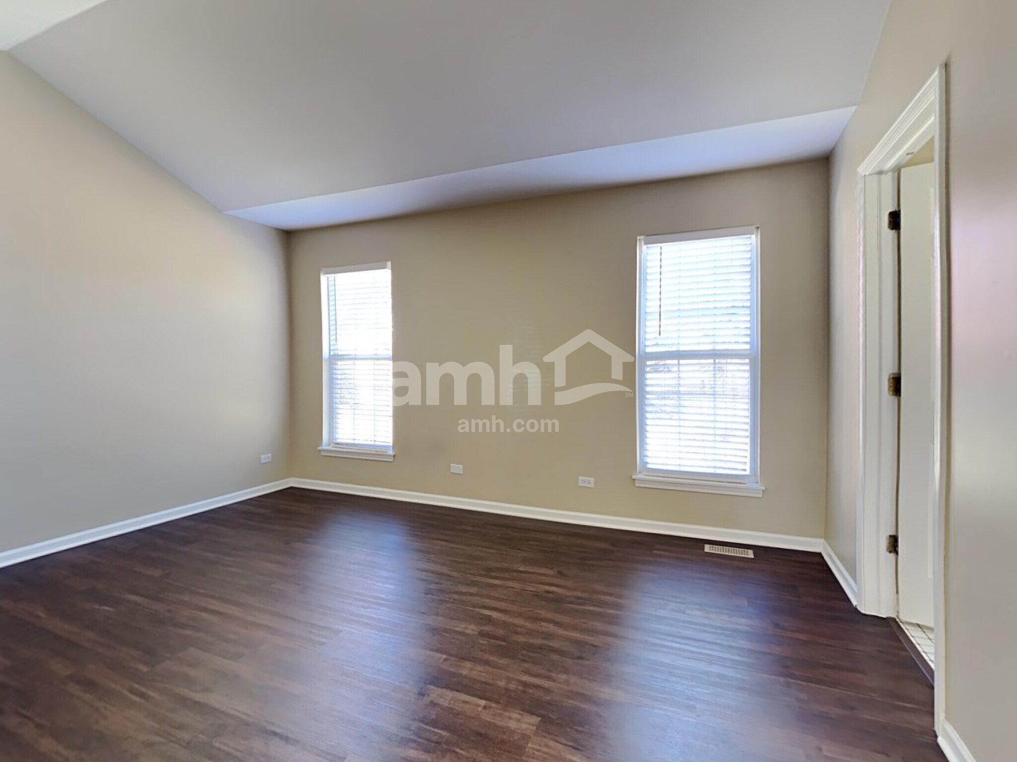 Building Photo - 161 Brookwood Ln W