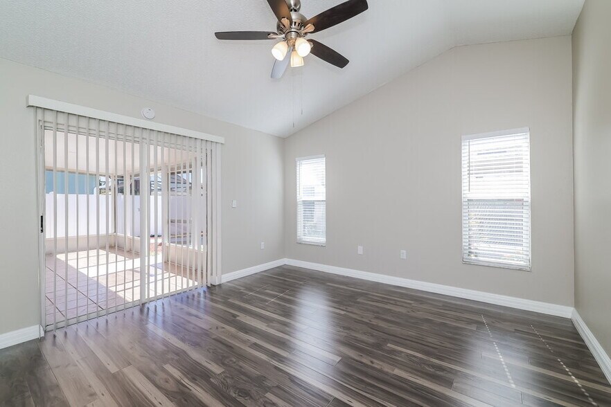 Building Photo - 2200 Country Field Way